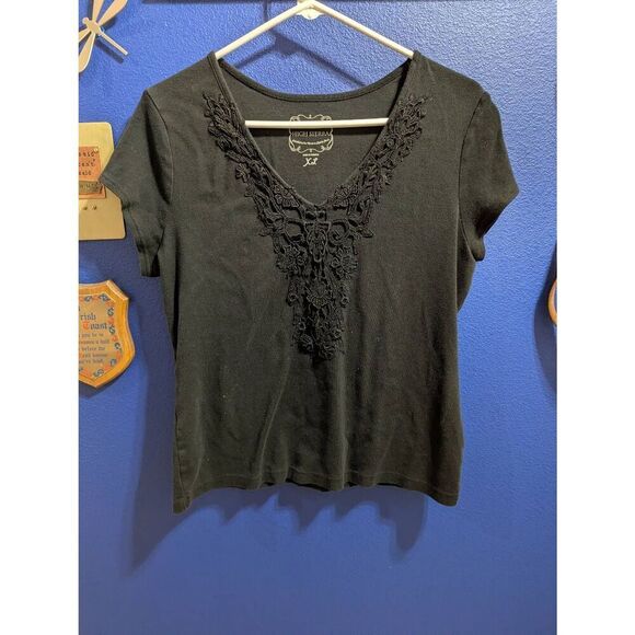 Sz XL V-Neck Tee w/ Lace Collar - Picture 1 of 7